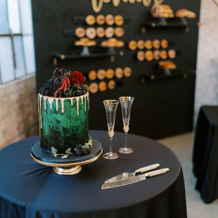 Green and gold wedding cake