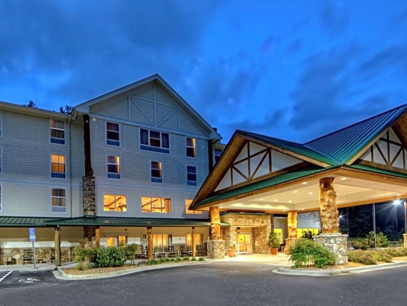 Picture of Hampton Inn & Suites-Cashiers/SapphireValley