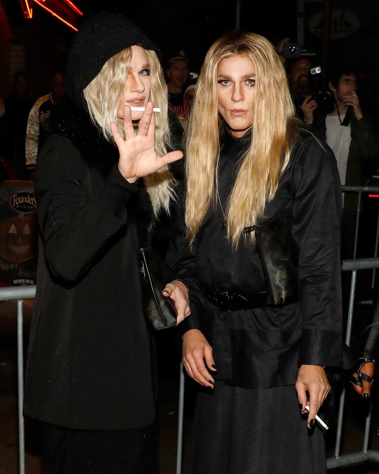 Neil Patrick Harris and David Burtka as Mary Kate and Ashley Olsen