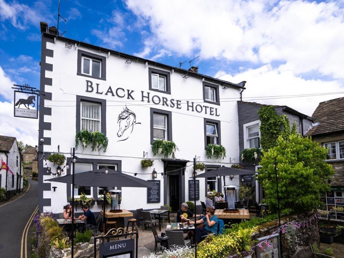 Picture of Black Horse Hotel