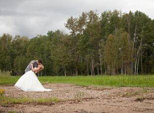 Natalie (30, a Specialty Leasing Manager) and James (29, an HSE Manager) met through mutual friends. Seven years later, James proposed to Natalie on a