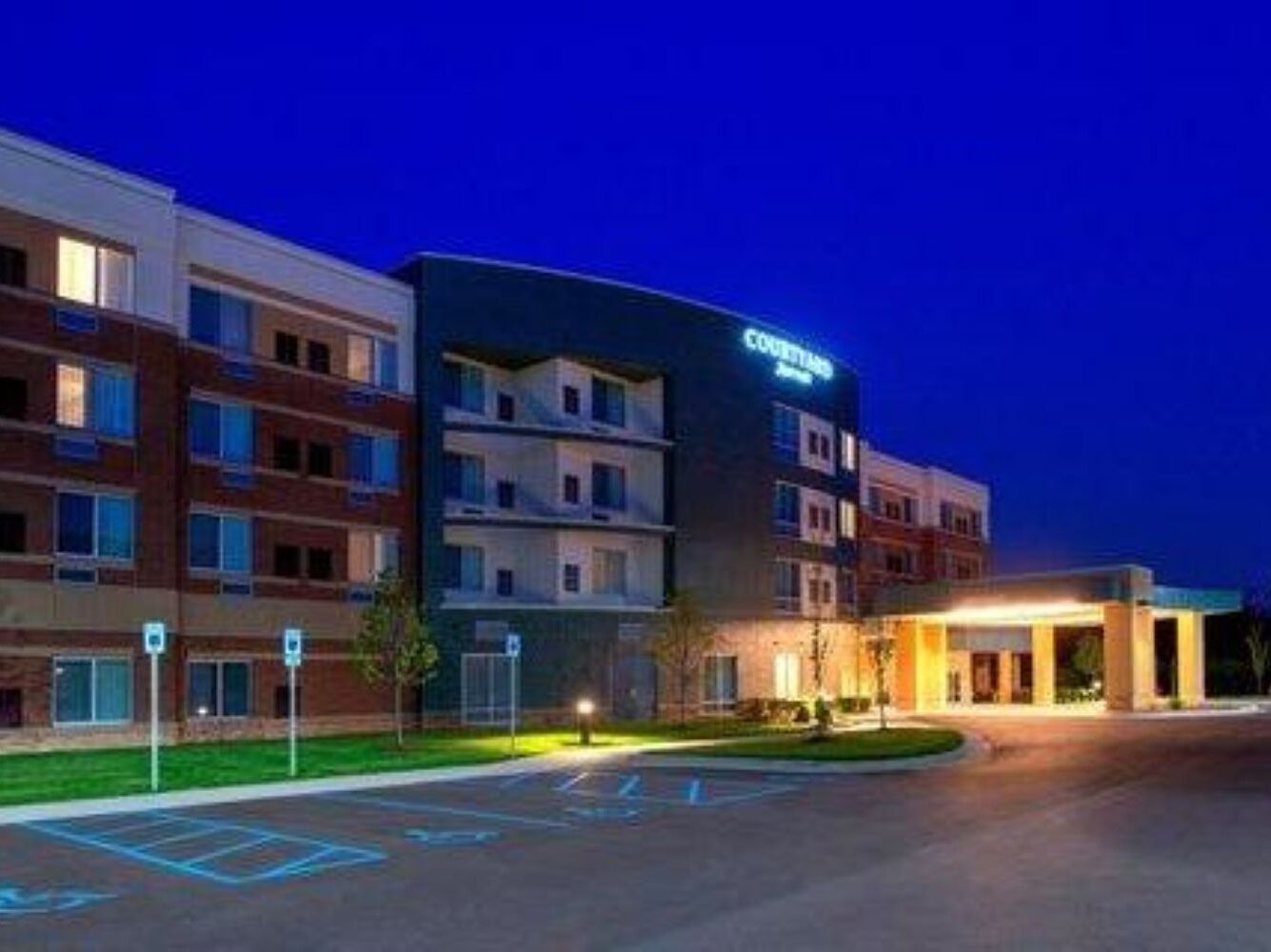 Picture of Courtyard by Marriott Detroit Farmington Hills