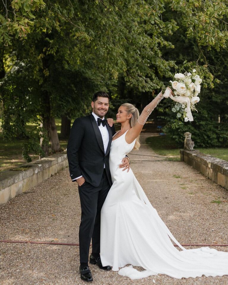 Hannah Godwin and Dylan Barbour wedding portrait