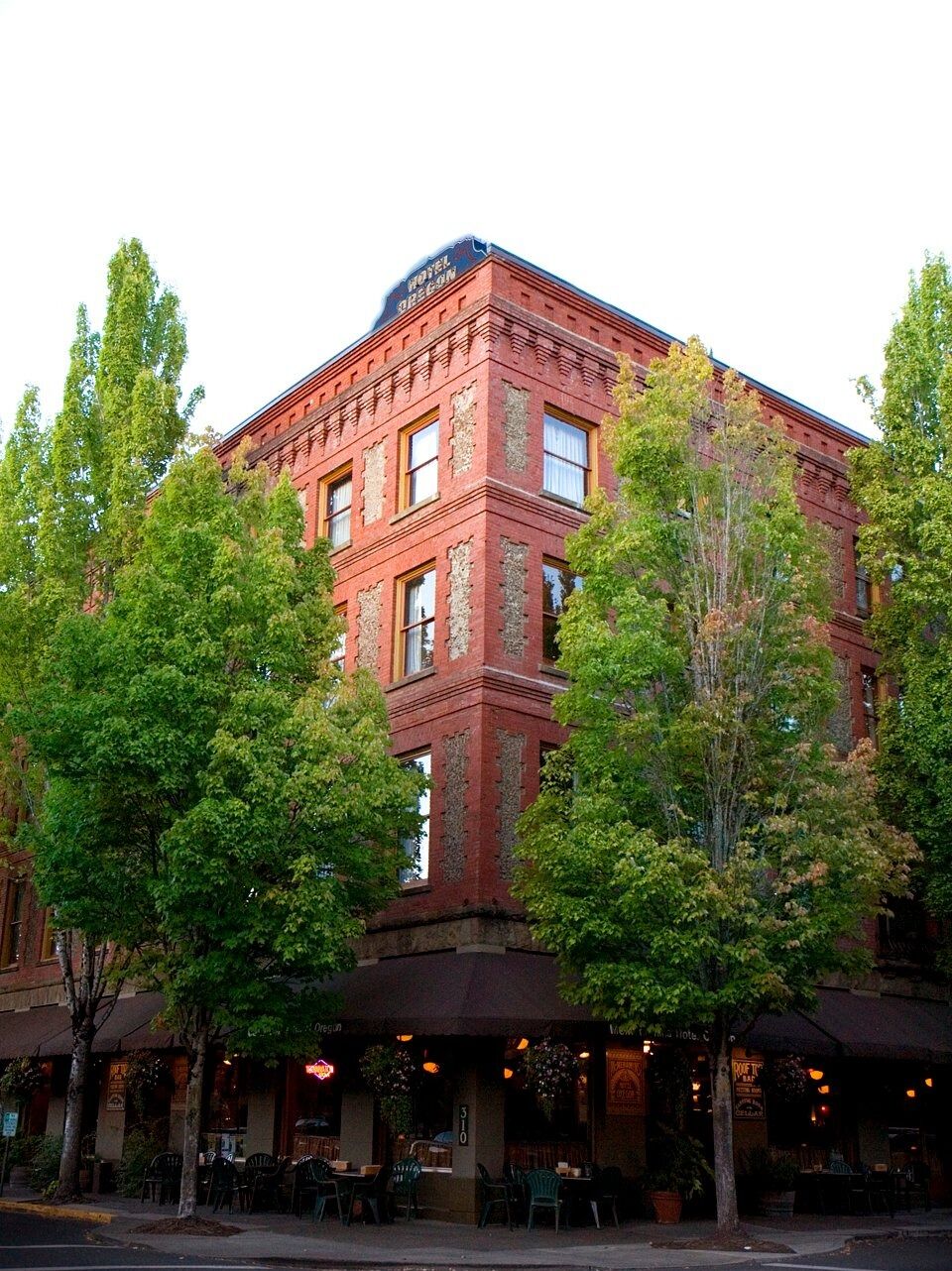 Picture of McMenamins Hotel Oregon
