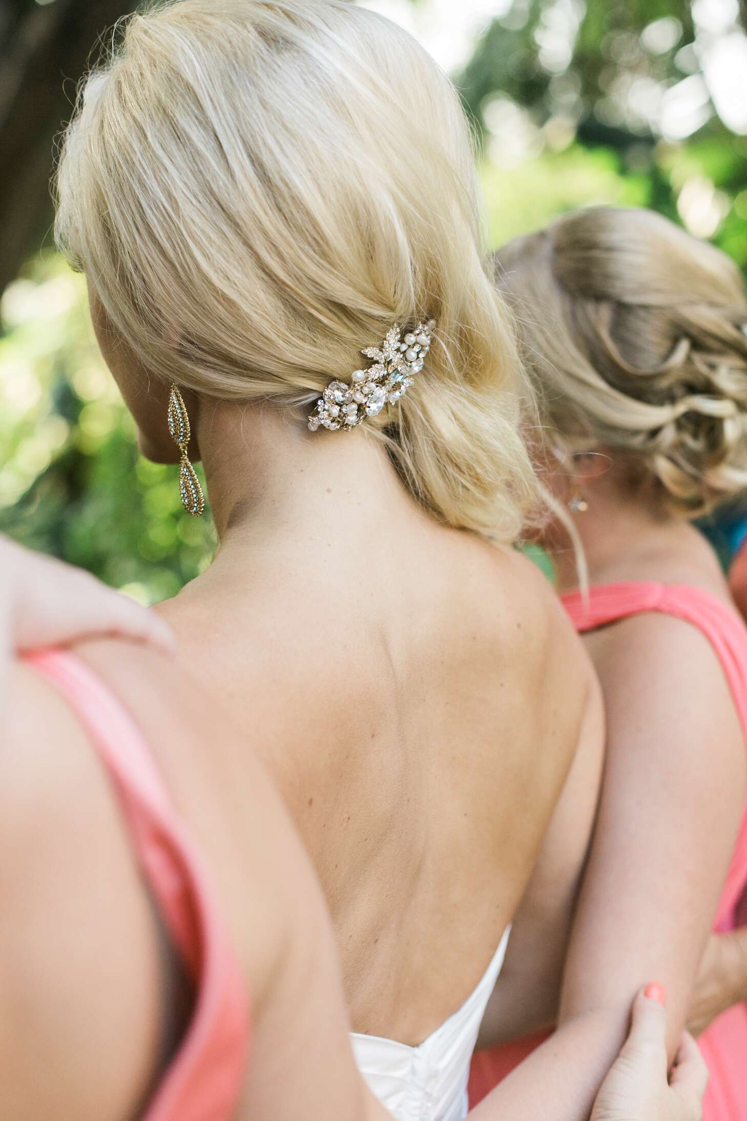 Down Hairstyle with Vintage Hair Clip