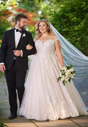 Essense of Australia D2603+ Ball Gown Wedding Dress