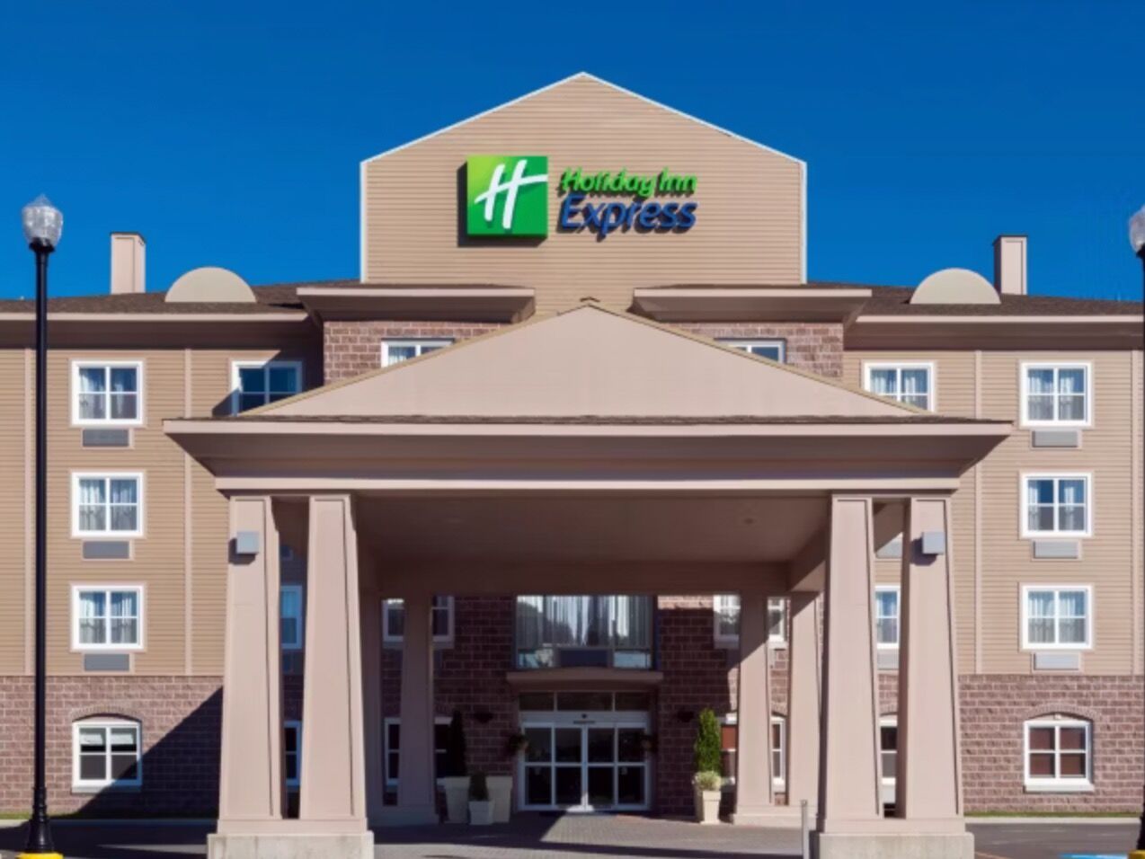 Picture of Holiday Inn Deer Lake 
