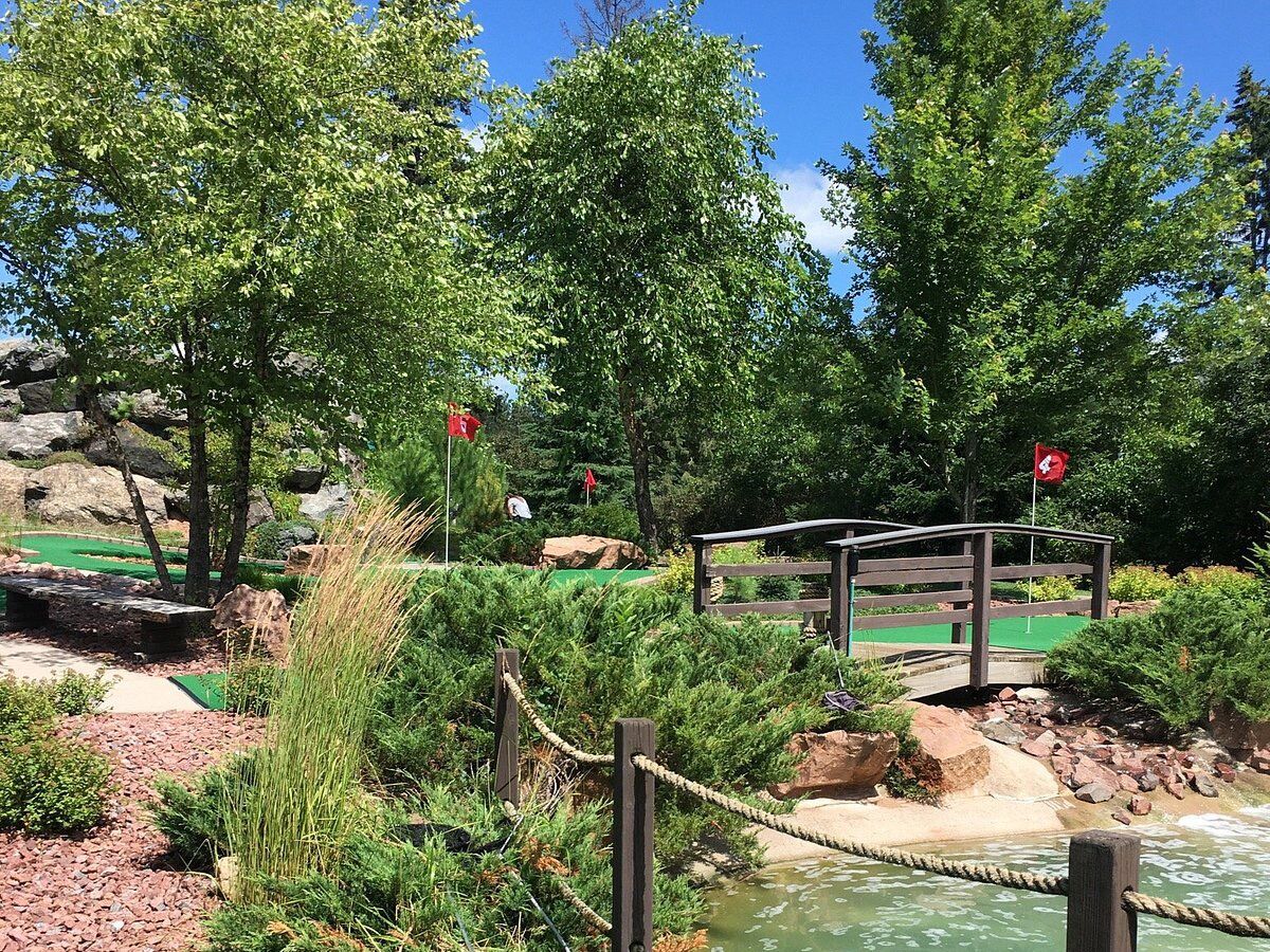 Picture of Lumberjack Village Mini Golf