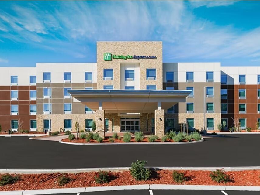 Picture of Holiday Inn Express & Suites Oakhurst-Yosemite Park Area, an IHG Hotel