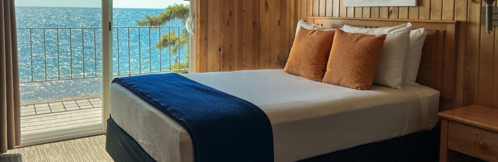 Picture of Cliff Dweller Hotel on Lake Superior