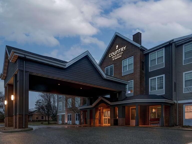 Picture of Country Inn & Suites by Radisson, Red Wing, MN