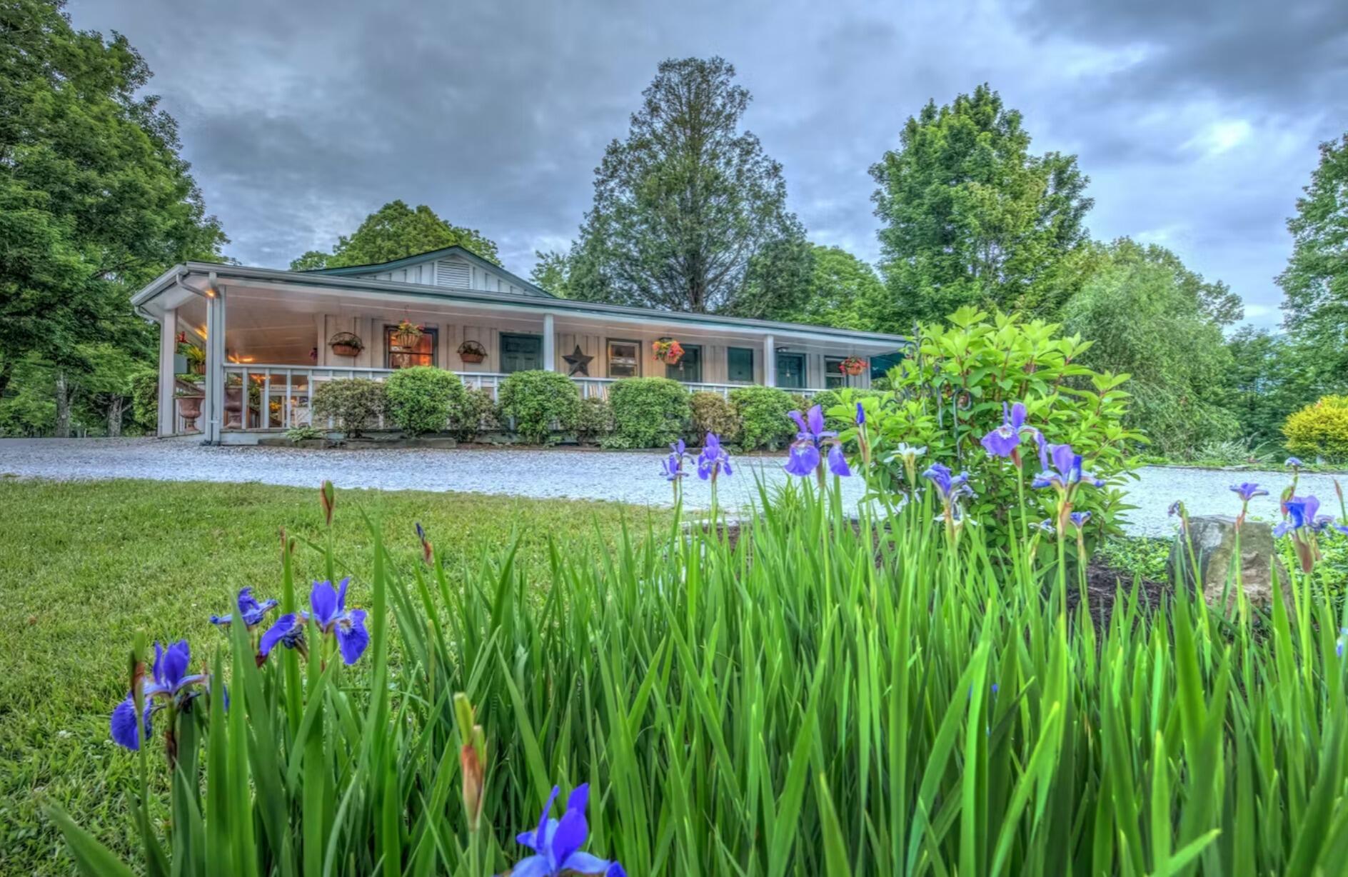 Picture of Linville Falls Lodge & Cottages