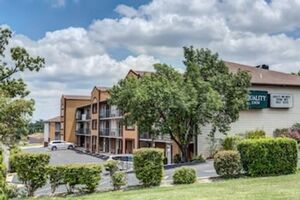 Picture of Quality Inn West
