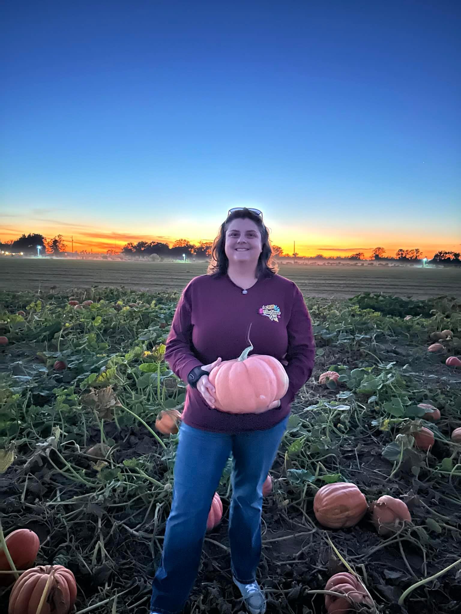 There, they picked out their pumpkins for Halloween, walked through the farm's corn maze under the stars, and Joshua convinced Chelsea to walk through the haunted trail.