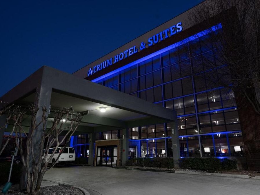 Picture of Bride's Hotel: Atrium Hotel & Suites DFW