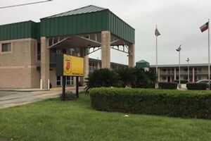 Picture of Super 8 by Wyndham Seguin