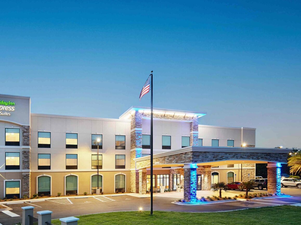Picture of Holiday Inn Express & Suites Gulf Breeze - Pensacola Area, an IHG Hotel