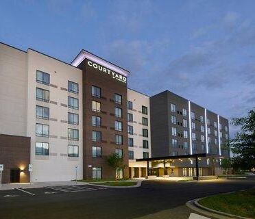 Picture of Courtyard Charlotte Waverly