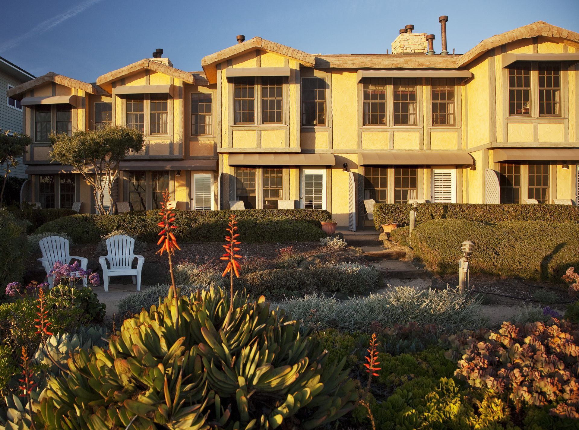 Picture of Cottage Inn By the Sea