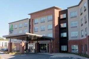Picture of Holiday Inn Express & Suites Summerville an IHG Hotel