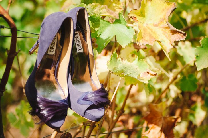 Adam suggested purple as the wedding color, since it was Tracey's late mother's favorite color.