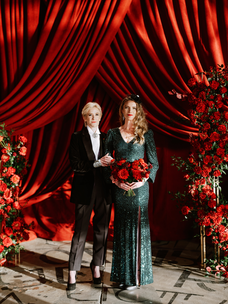 how to choose a wedding photographer couple with flowers