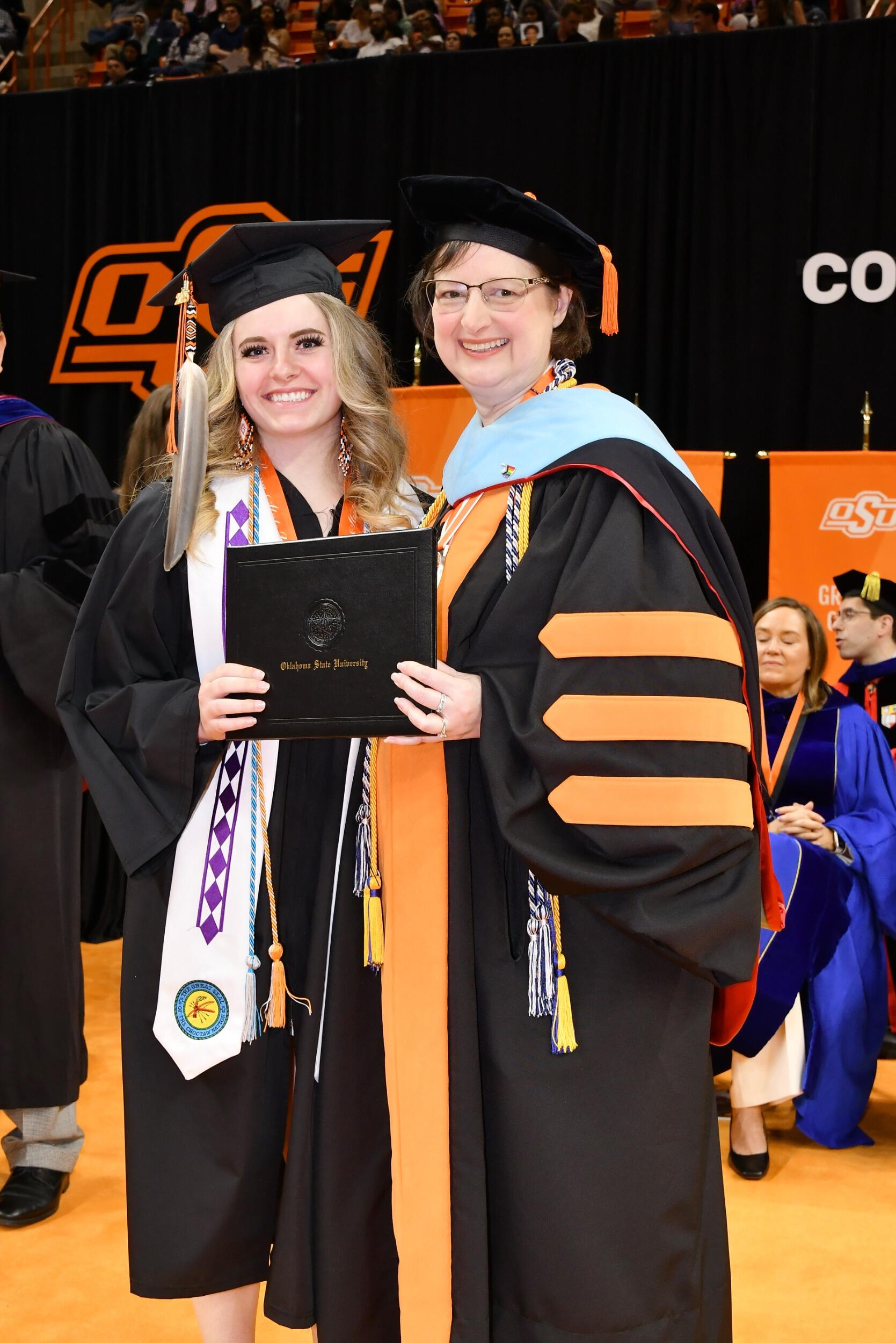 Erin's Graduation - BS Computer Science and Minor in Japanese at OSU (애린 졸업식- 컴퓨터공학 부전곤 일본어 OSU)