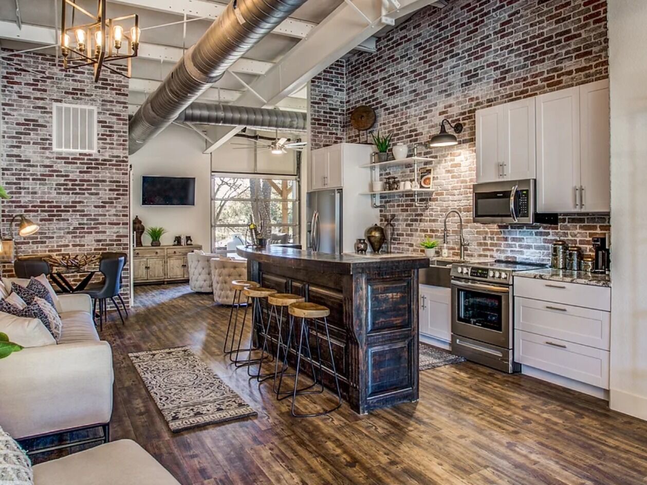 Picture of Eagles Landing Lodge Private Suites and Group Lodging