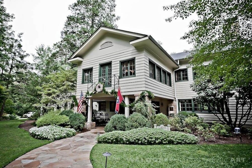 Picture of RT Lodge
