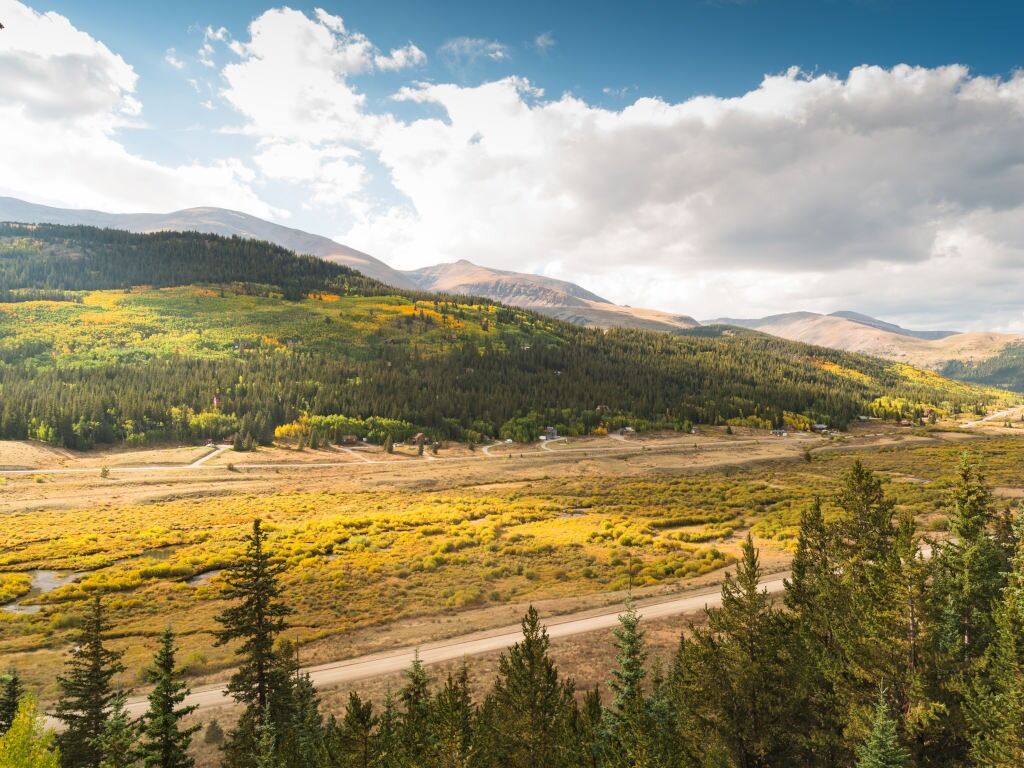 Picture of Go stand on the continental Divide