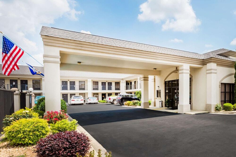 Picture of Days Inn by Wyndham Oneonta AL