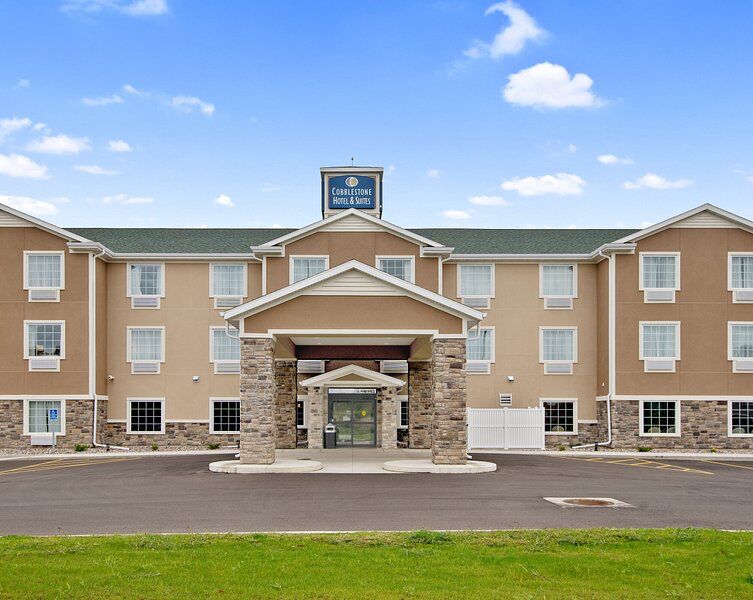 Picture of Cobblestone Hotel & Suites