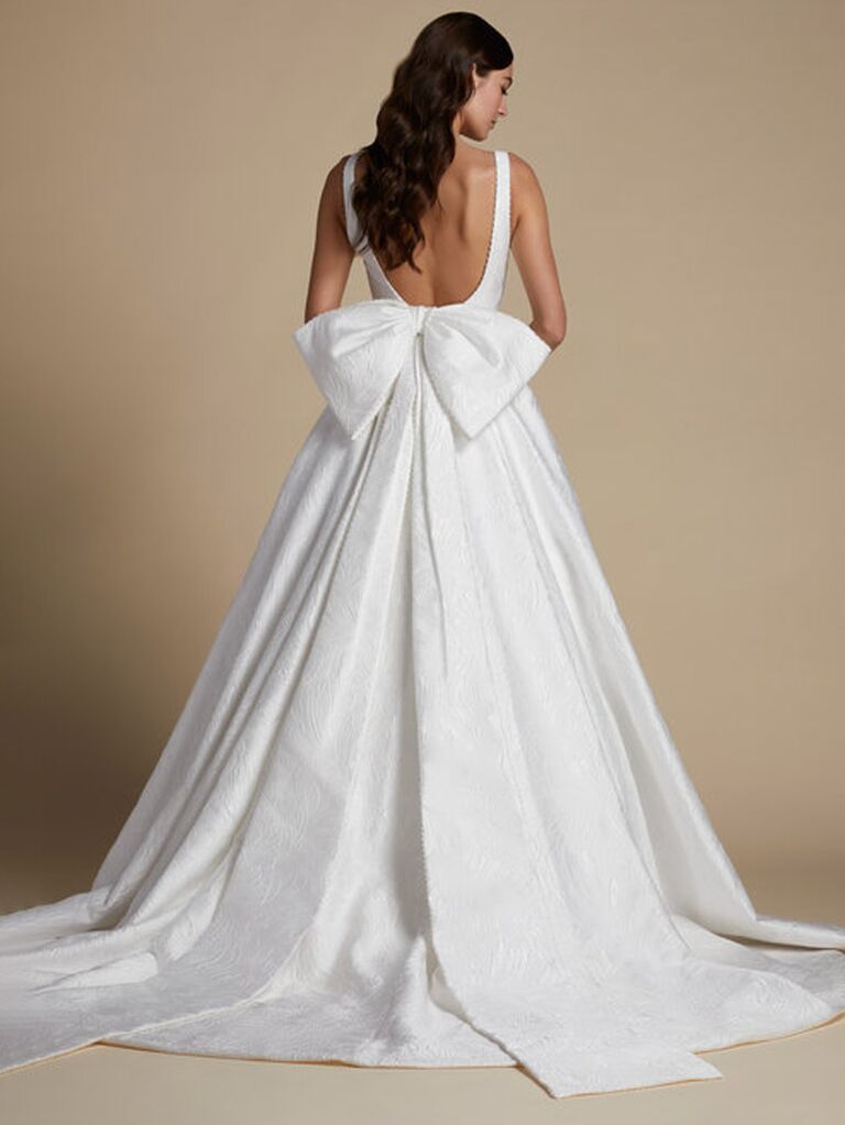 21 Bow Wedding Dresses Perfect for the ...