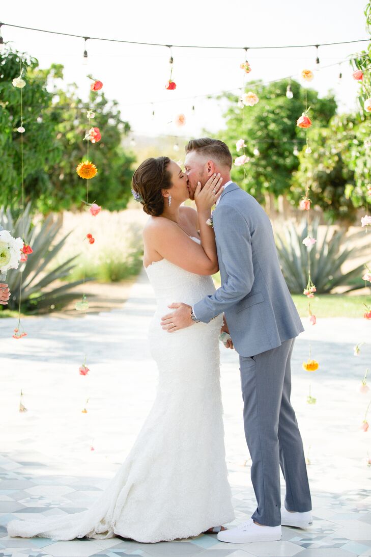 Becca Brooks and Matt White planned an intimate destination affair on the coast of Cabo San Lucas, Mexico, with a color palette of soft pastel hues th
