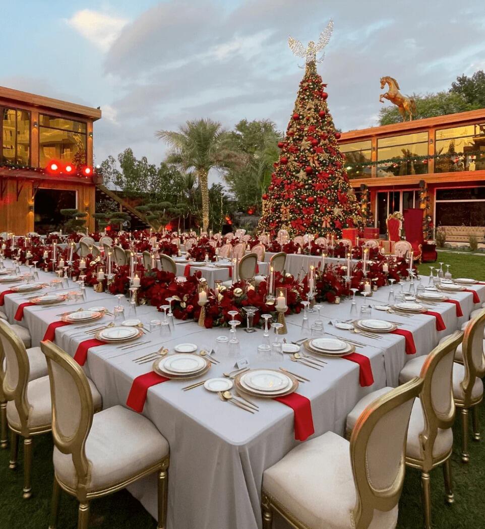 Christmas Feast
Food - Family - Gifts (nuff said!)
