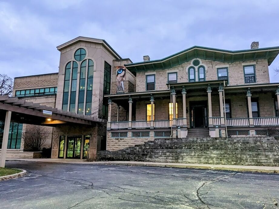 Picture of Burpee Museum of Natural History