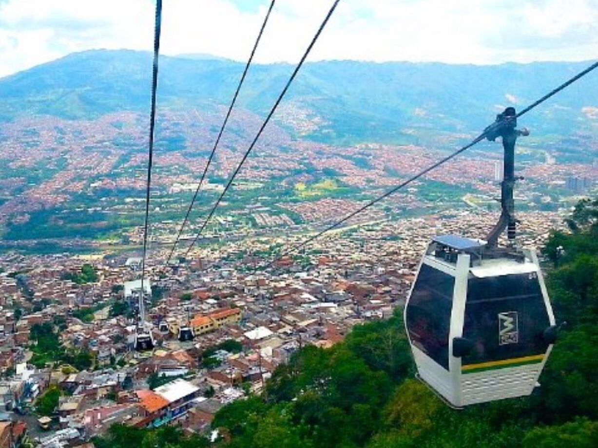 Picture of Cable-car station Santo Domingo