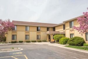 Picture of Super 8 by Wyndham Germantown / Milwaukee