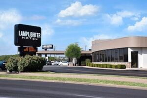 Picture of Lamplighter Inn & Suites South