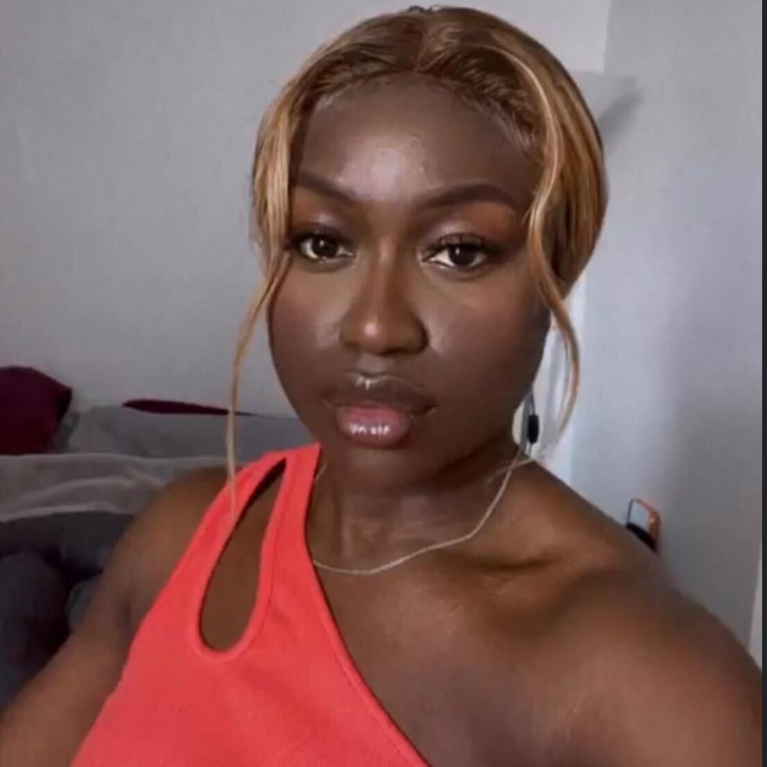 Tobi aka Tobilicious  