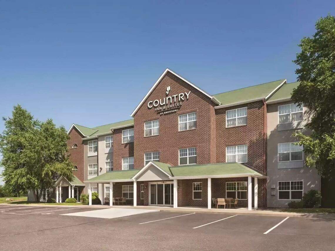 Picture of Country Inn & Suites by Radisson, Cottage Grove, MN
