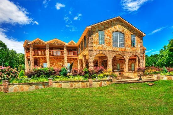 Picture of Mena Mountain Resort