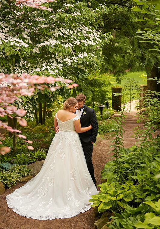 Essense of Australia D2815 plus Ball Gown Wedding Dress - 2