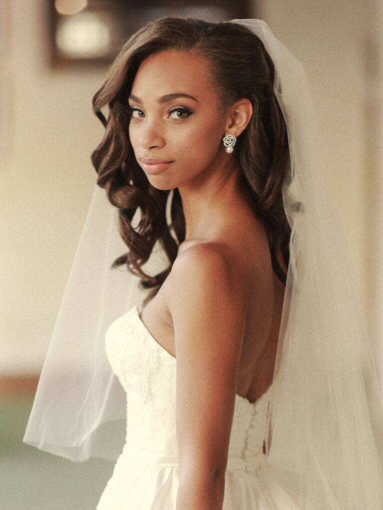 31 Stunning Side Hairstyles For Your Wedding