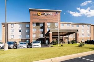 Picture of La Quinta Inn & Suites by Wyndham Montgomery