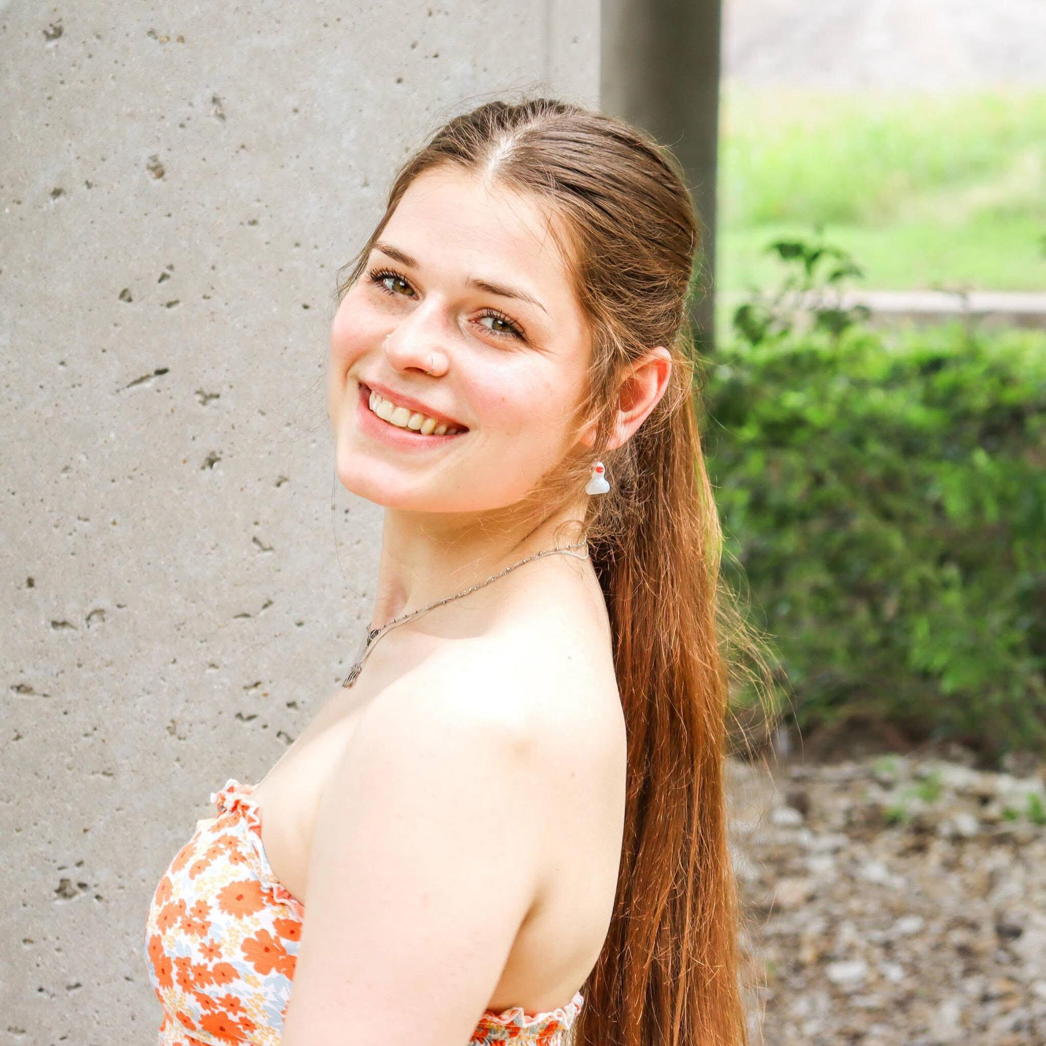 Hailey Hogle 