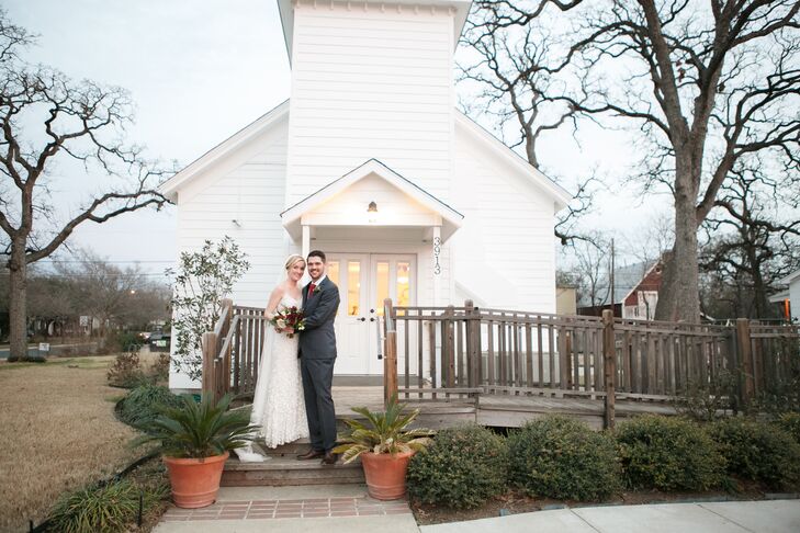
                    Classic with a modern twist—and full of personality—was how Faith Ellis (25 and a hair stylist) and Jackson Ellis (31 and a musi