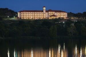 Picture of La Quinta Inn & Suites by Wyndham Marble Falls
