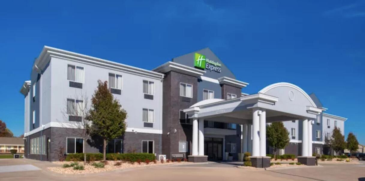 Picture of Holiday Inn Express & Suites Pittsburg by IHG