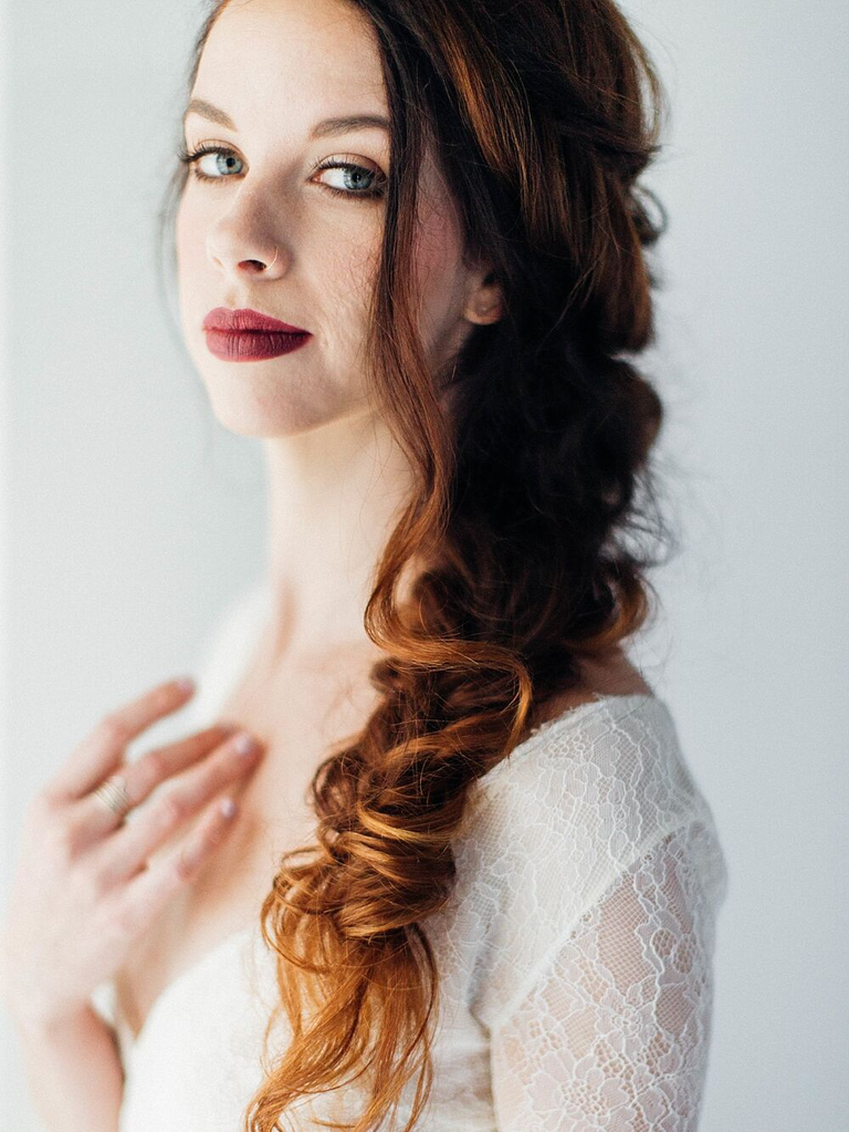 33 Country Wedding Hairstyles You'll Want to Screenshot Immediately